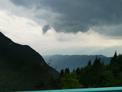三峡云巅神女天路景区(Sanxia Yundianshen Nv Tianlu Sceneic Area)