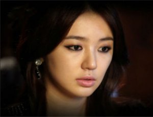 【图】烟熏彩妆怎么化？ 尹恩惠教你如何韩式小烟熏妆